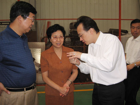 �Ͼ���ίͳս������Ǯ�̺죺�Ͼ���Ϊ��ȫ���������С���Ӣ�﹦����û